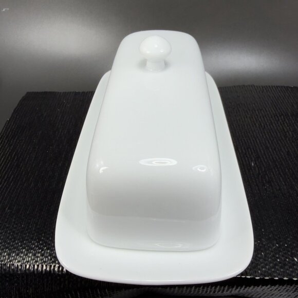 Dash of That White Porcelain Covered Butter Dish Knob Handle Butter Keeper Dish - Picture 8 of 10
